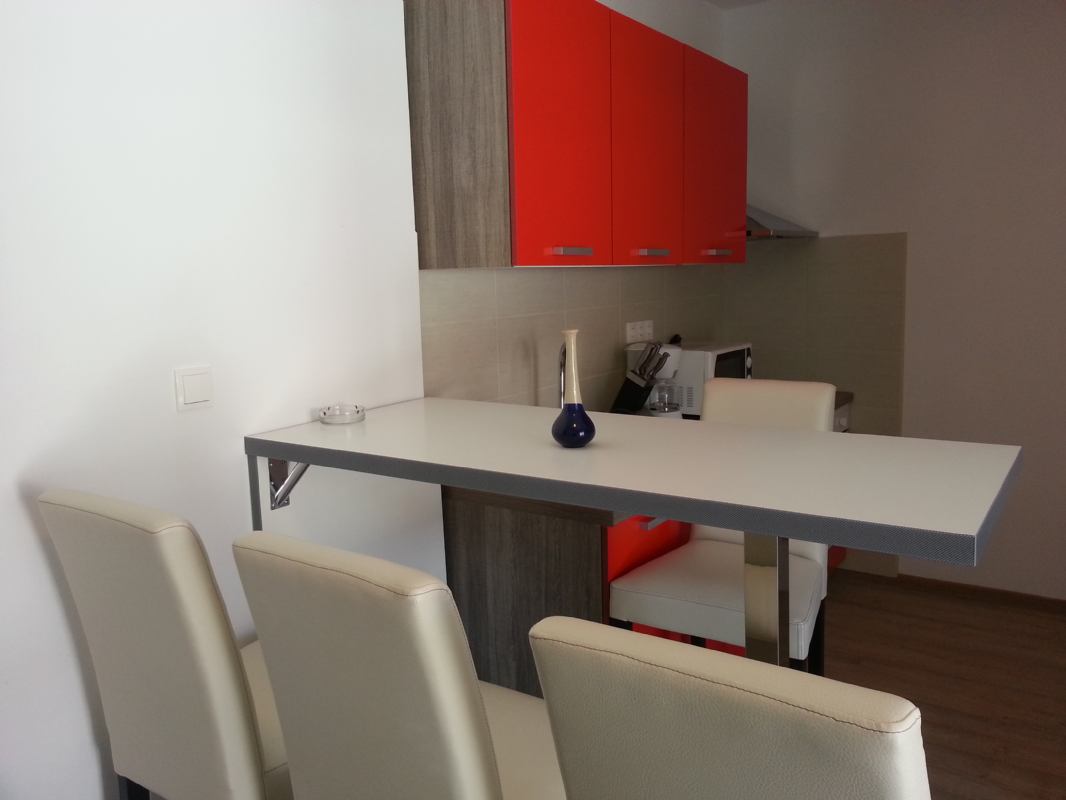 Apartman Dinka Red