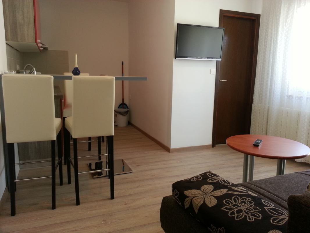 Apartman Dinka Red